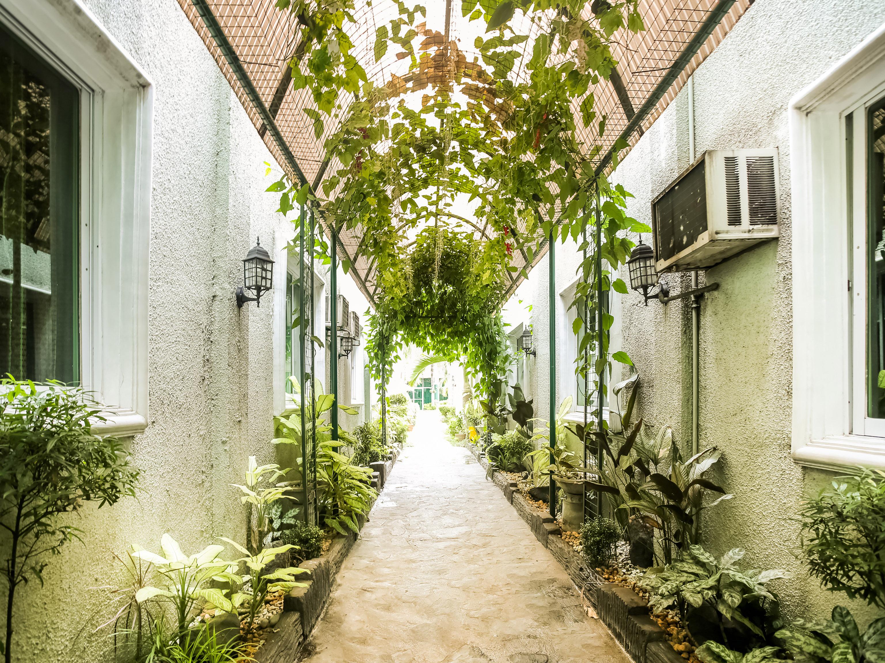 Hotel Euroasia By Bluebookers Angeles Buitenkant foto