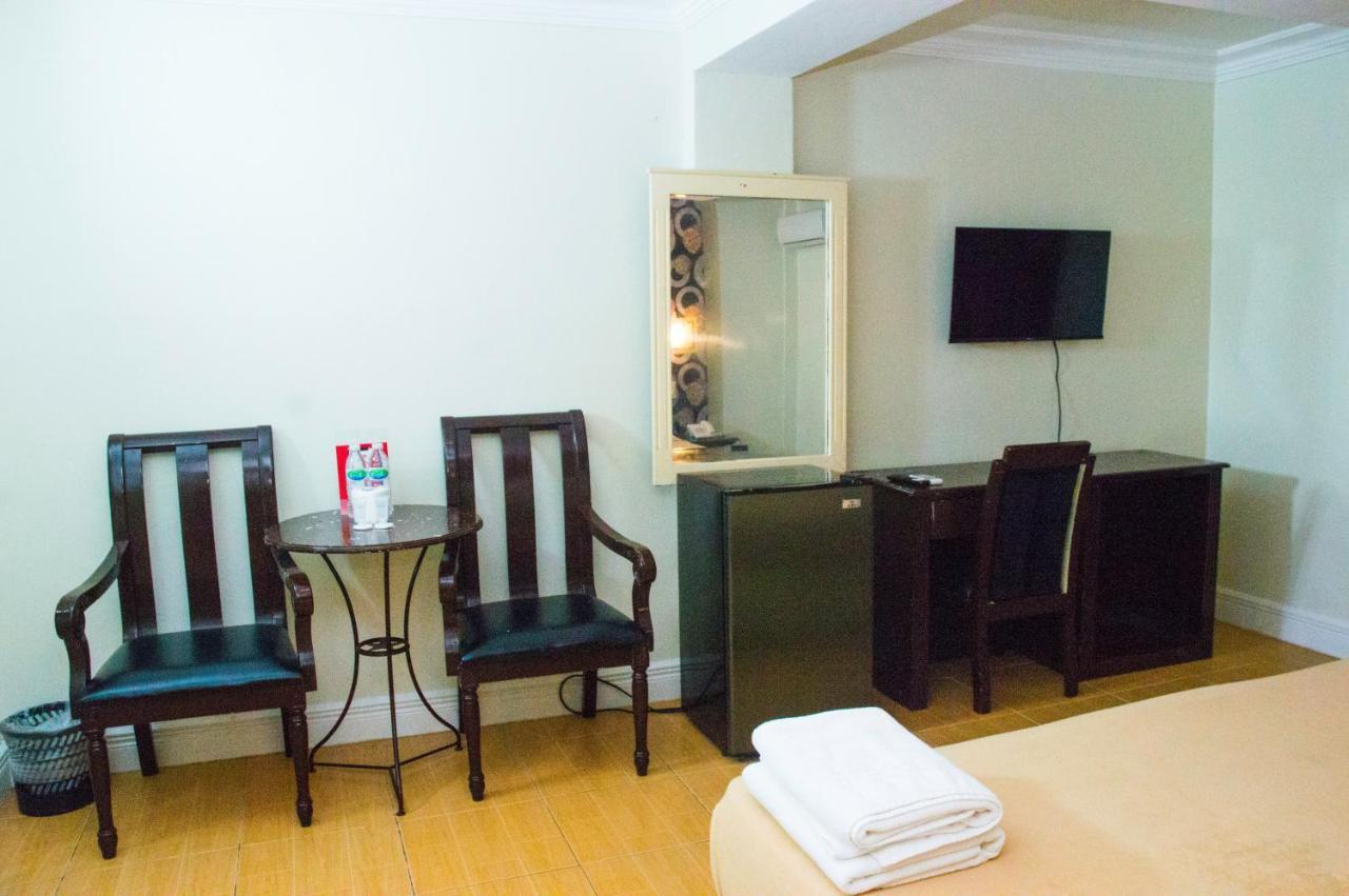 Hotel Euroasia By Bluebookers Angeles Buitenkant foto