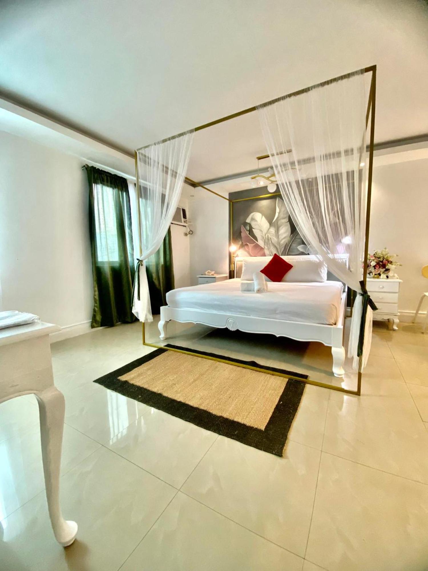 Hotel Euroasia By Bluebookers Angeles Buitenkant foto