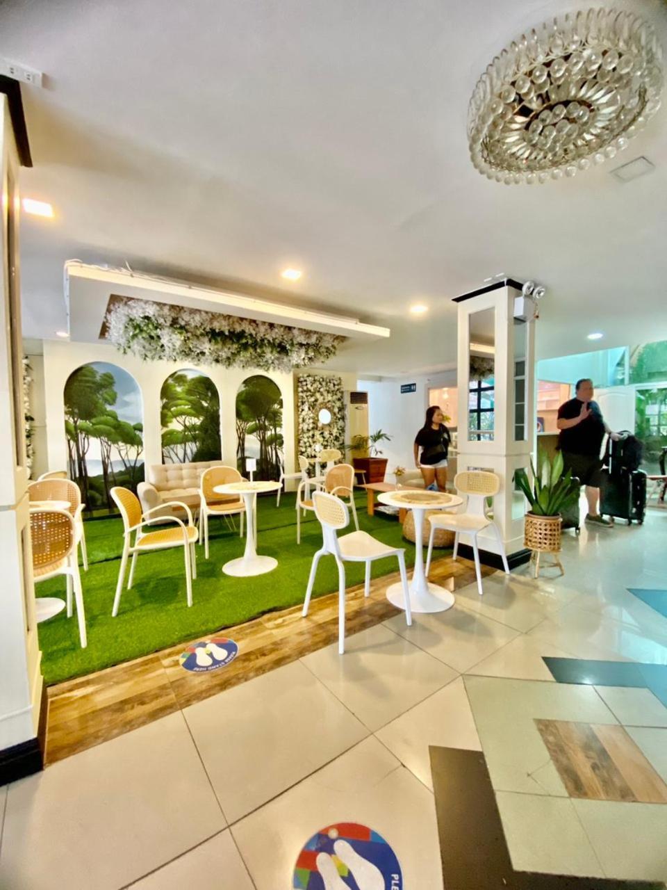 Hotel Euroasia By Bluebookers Angeles Buitenkant foto