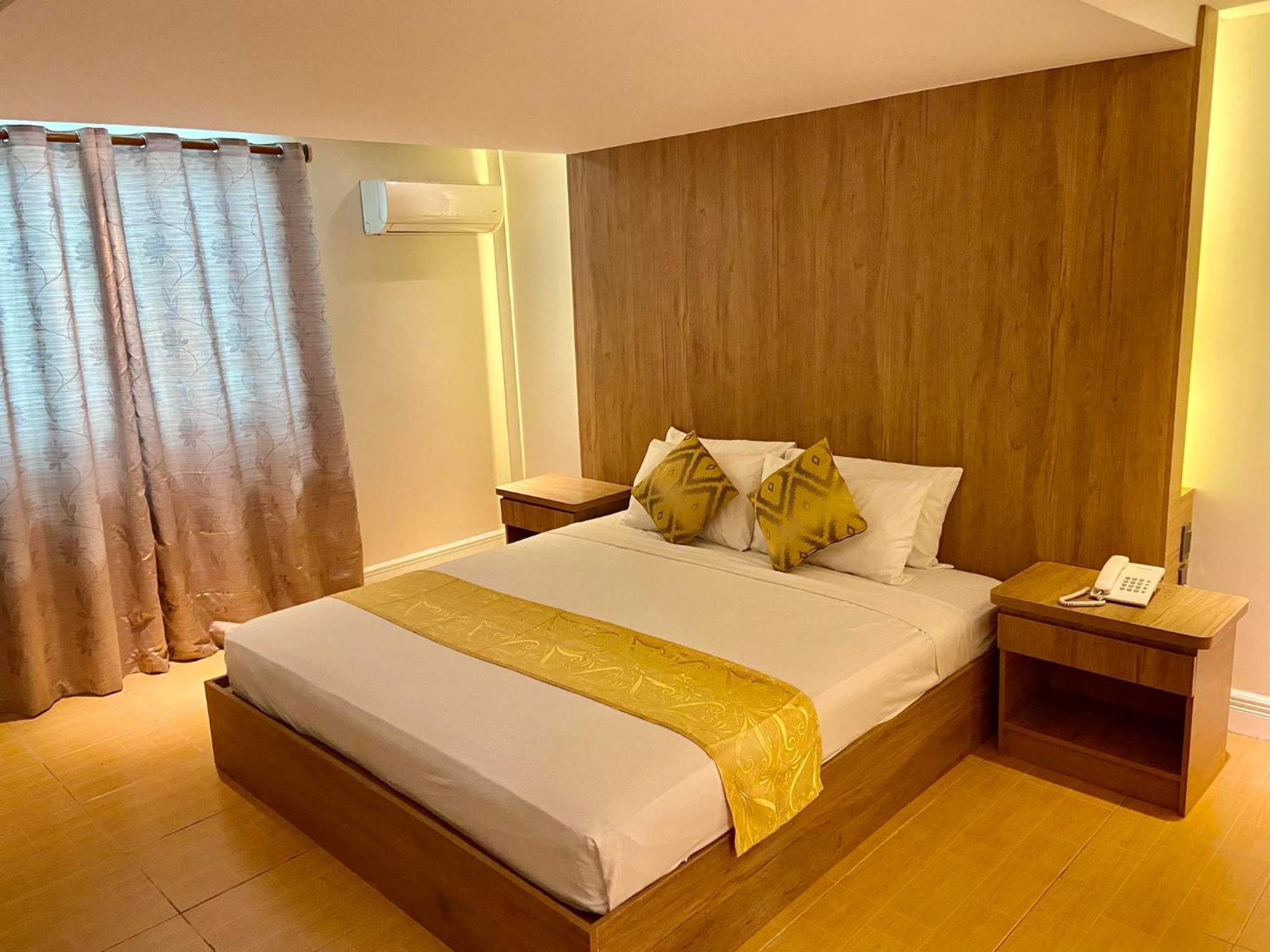 Hotel Euroasia By Bluebookers Angeles Buitenkant foto