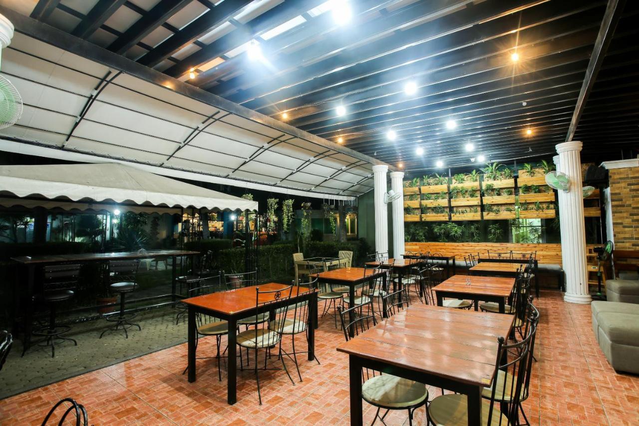 Hotel Euroasia By Bluebookers Angeles Buitenkant foto